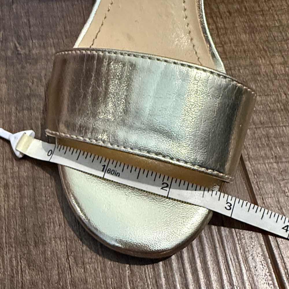 Liz Claiborne Gold Metallic heeled sandal, Size 5 - Women’s - Picture 13 of 13